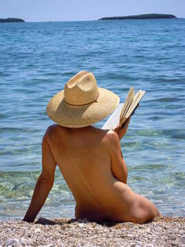 Public Photo of FannyDino