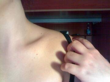 Si può mai ricordare l'amore? E' come evocare un profumo di rose in una cantina. Puoi richiamare l'immagine di una rosa, non il suo profumo (Arthur Miller)